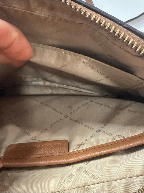 Beautiful Brown MICHAEL KORS, LEATHER CROSSBODY BAG A040426 - Picture 6 of 9